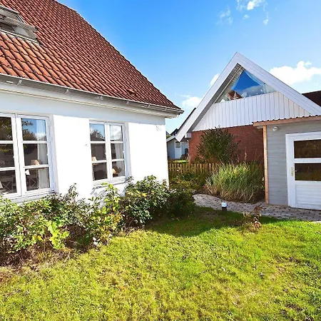 Holiday home Ferienhaus-strandlaeufer-sehlendorf *