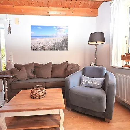 Holiday home Ferienhaus-strandlaeufer-sehlendorf *